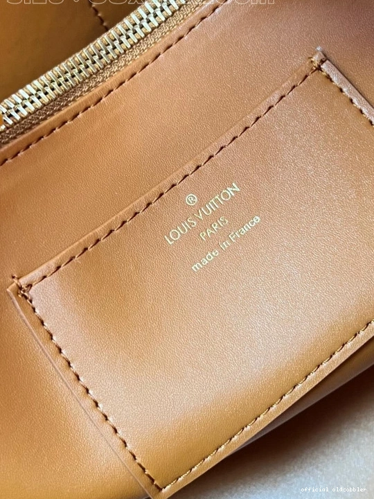 Official oldcobbler GM Souple-38*23*16CM Capucines VUITTON LOUIS 0730